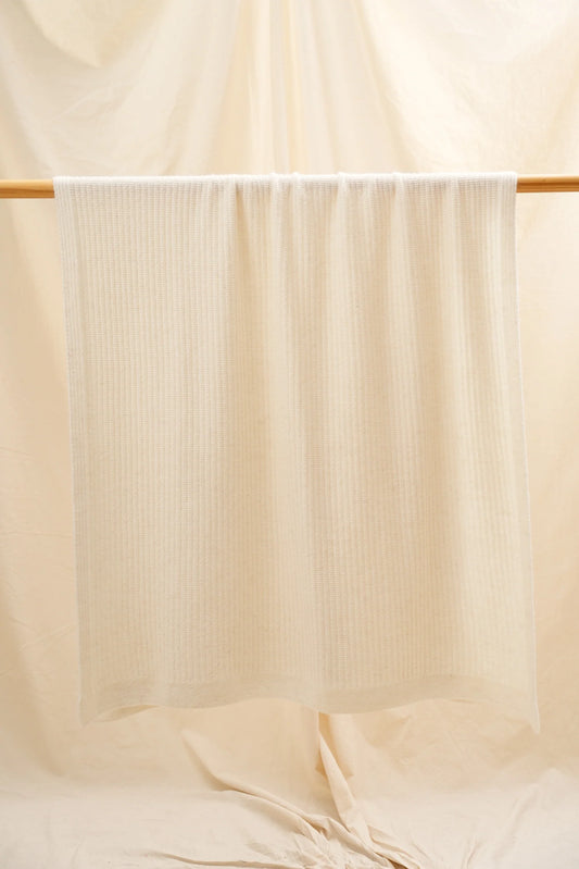 Lara Grande Blanket | 55% Cotton, 25% Llama, 15% Merino Wool, 5% Polyamide