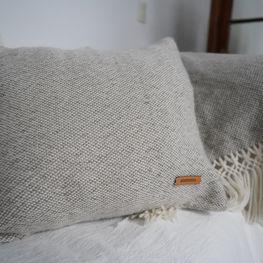 Nicolasa Cover | 100% Baby Llama