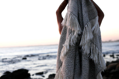 Couverture grise à motifs différents | 100 % lama bébé