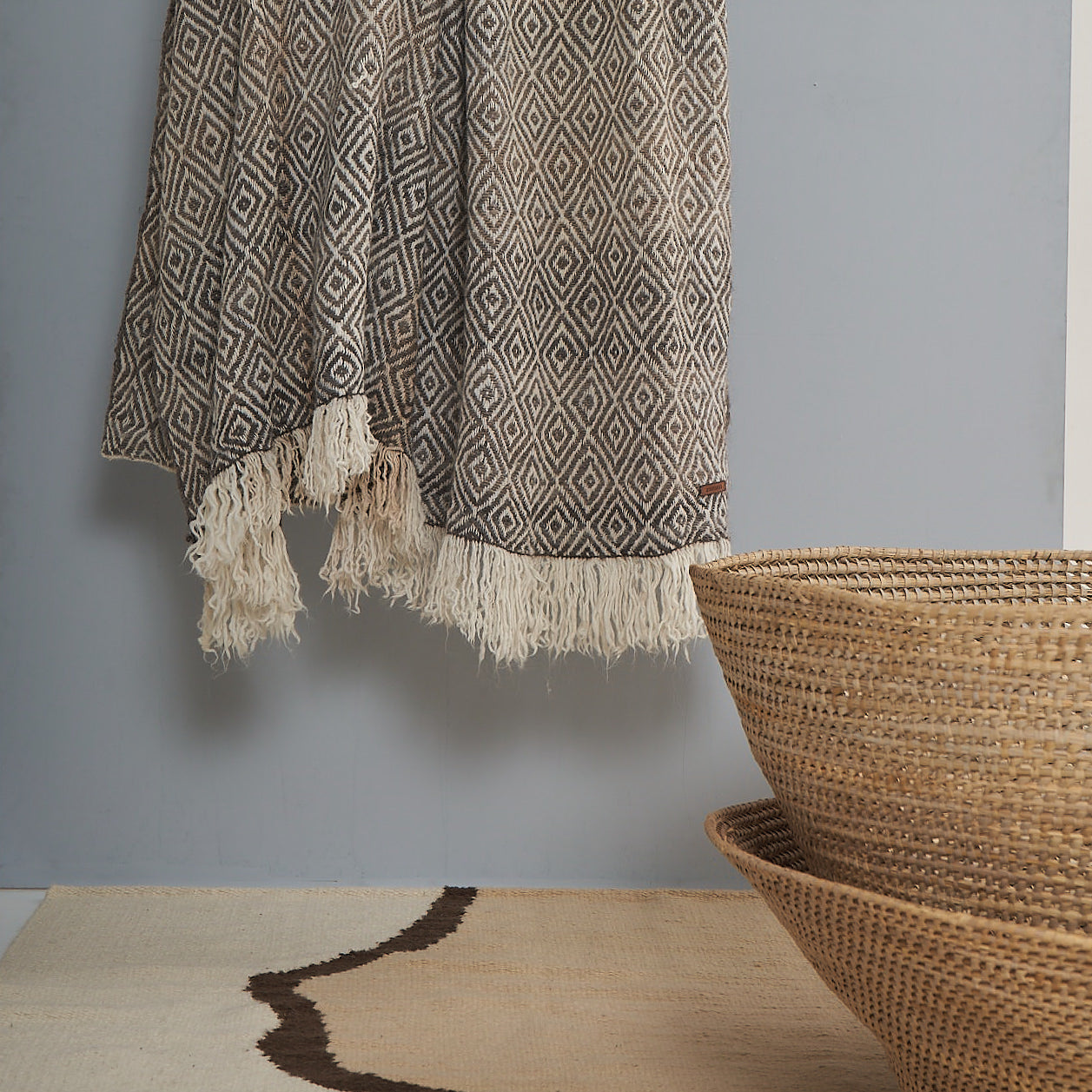 Couverture grise à motifs différents | 100 % lama bébé